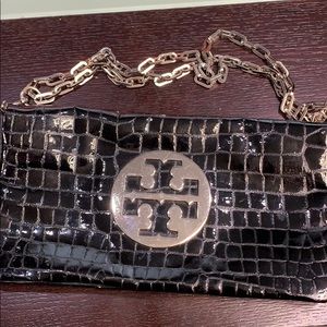 Tory Burch Hand bag with a magnet& two zippers